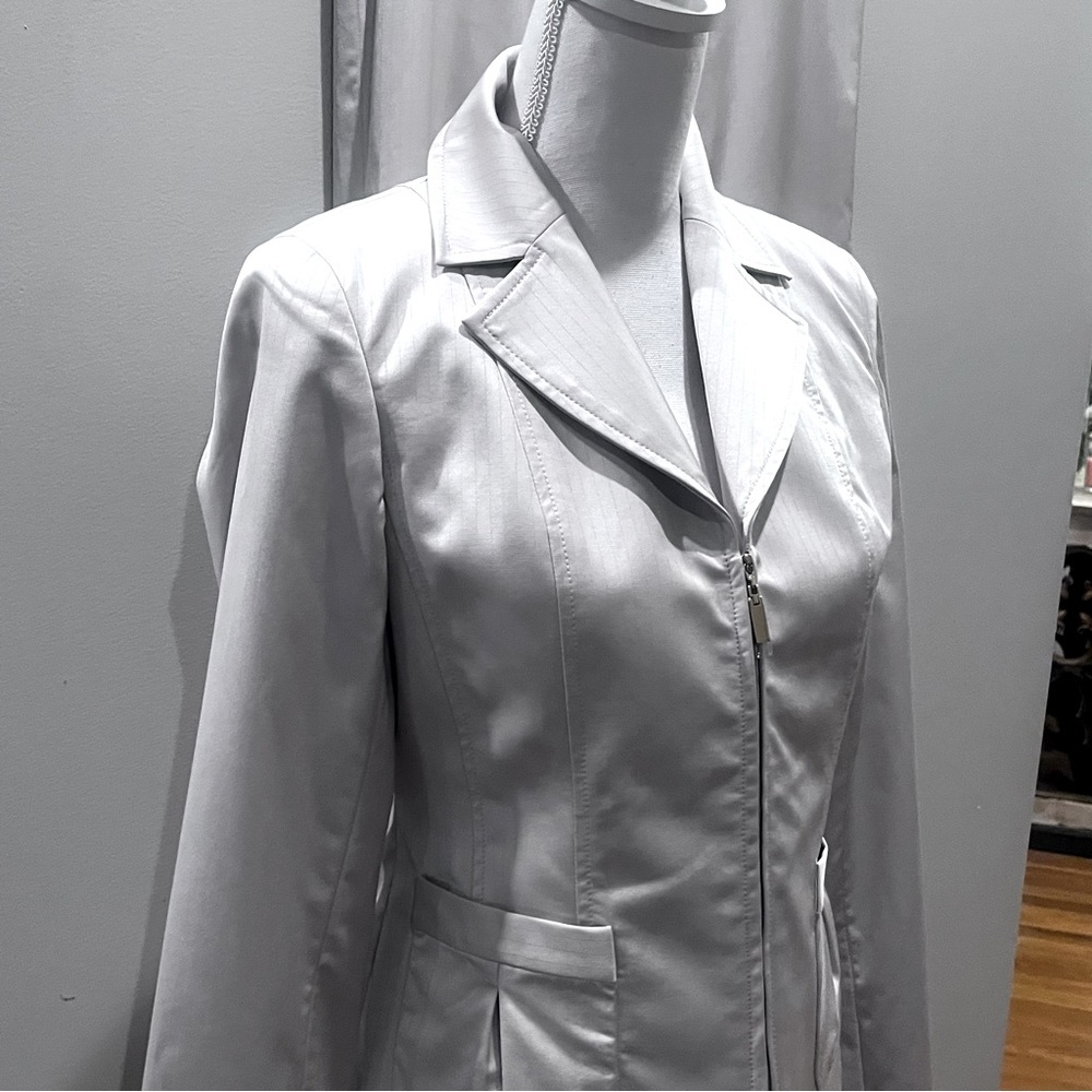 Doncaster Designer White Pant Suit Sharp, Tailored & Timeless Size 2 - Picture 4 of 11